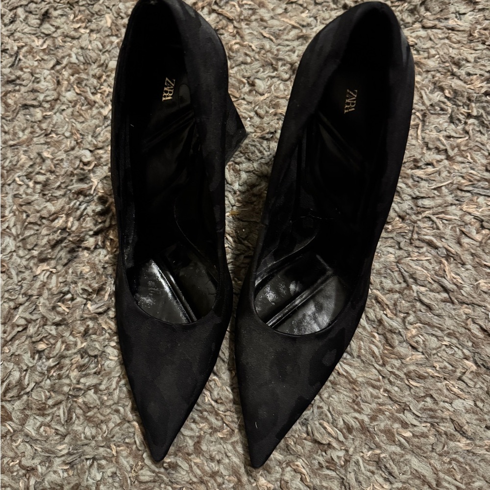 Zara Women's Classic Black Pointed Heels